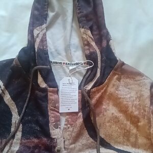 EXCLUSIVE ❤️ Brown and Tan Hoodie with Button Details